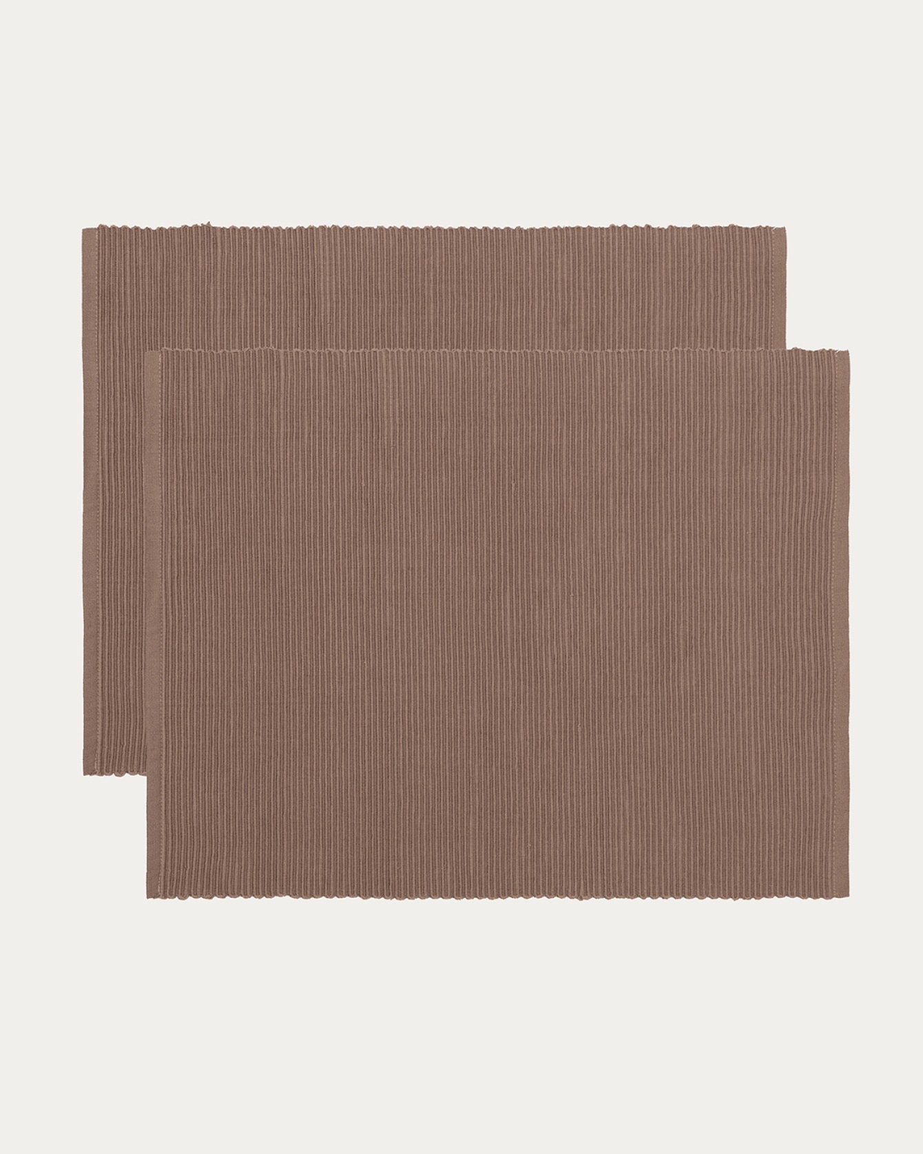 Produktbild dunkles taupe UNI Tischset aus weicher Baumwolle in Rippenqualität von LINUM DESIGN. Größe 35x46 cm und in 2er-Pack verkauft.
