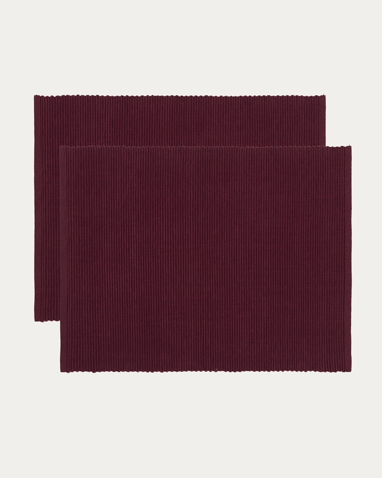 Produktbild burgunderrot UNI Tischset aus weicher Baumwolle in Rippenqualität von LINUM DESIGN. Größe 35x46 cm und in 2er-Pack verkauft.