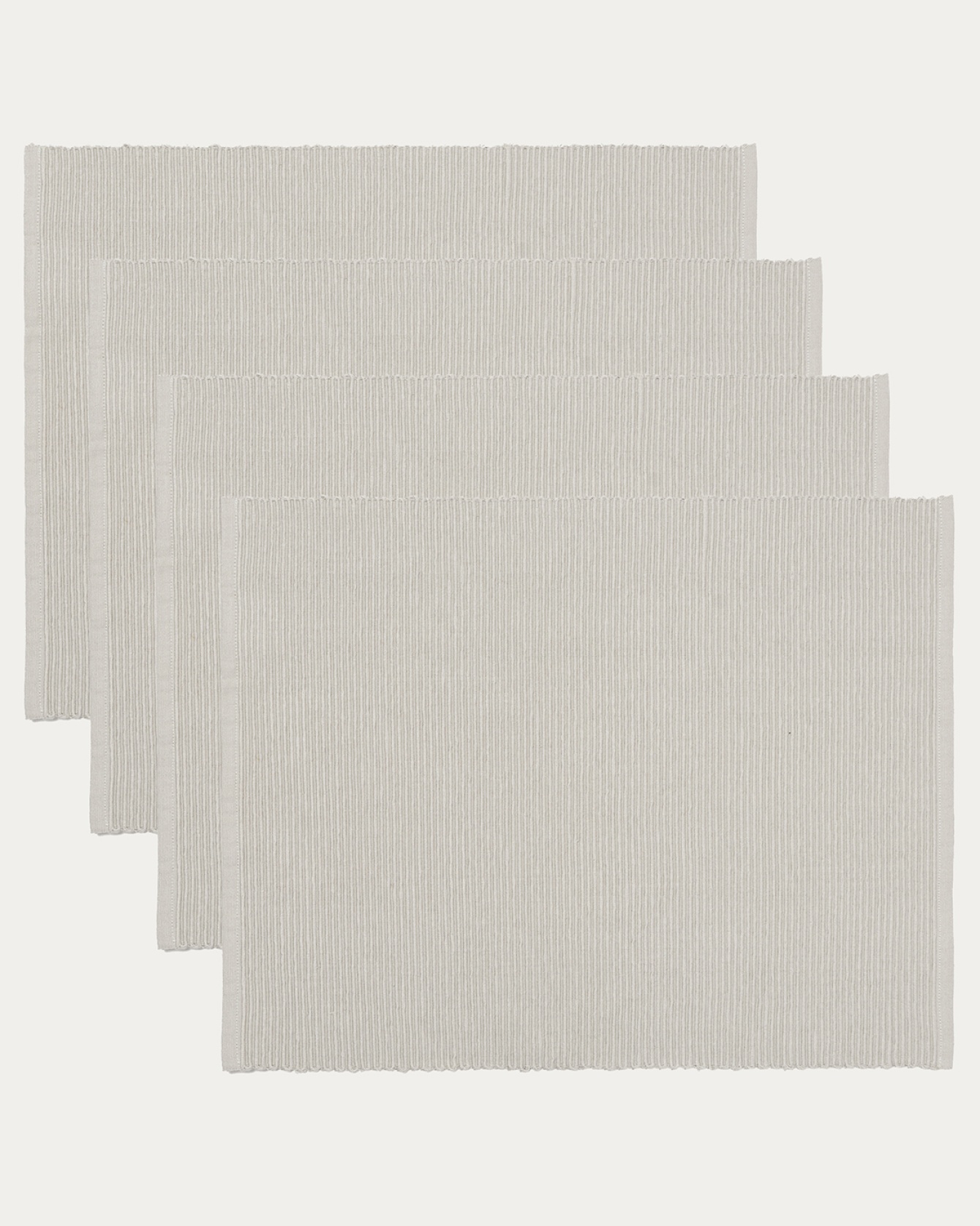 Image du produit set de table UNI gris perle en coton doux de qualité côtelée de LINUM DESIGN. Taille 35 x 46 cm et vendu en lot de 4.
