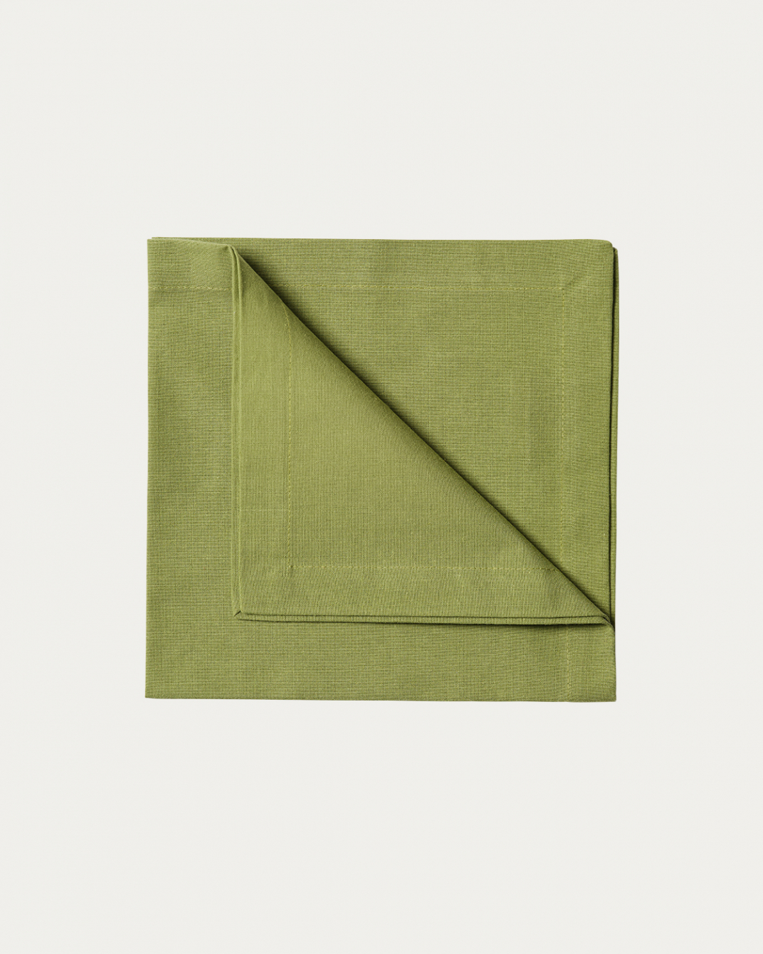 Product image moss green ROBERT napkin made of soft cotton from LINUM DESIGN. Size 45x45 cm and sold in 4-pack.