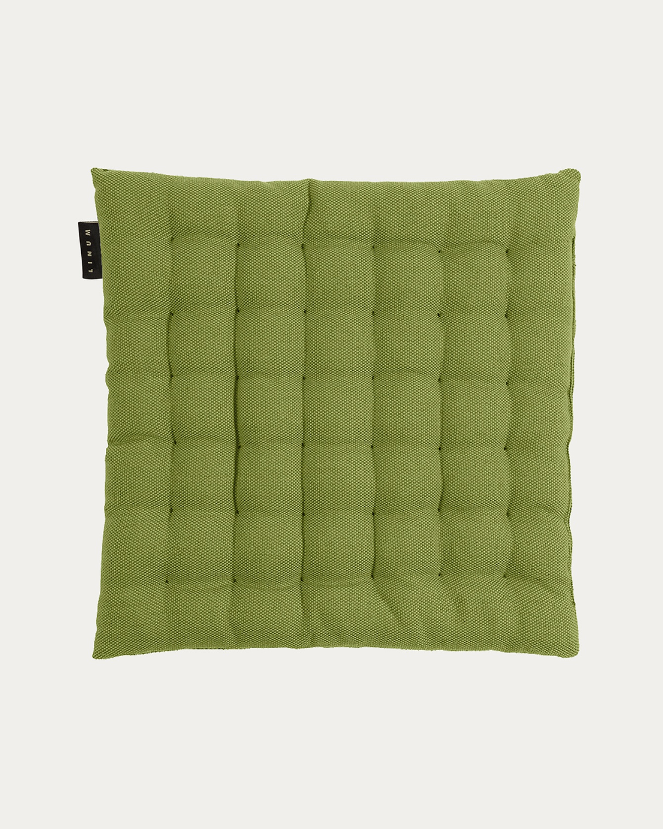 Produktbild moosgrün PEPPER Sitzkissen aus weicher Baumwolle mit Füllung aus recyceltem Polyester von LINUM DESIGN. Größe 40x40 cm.