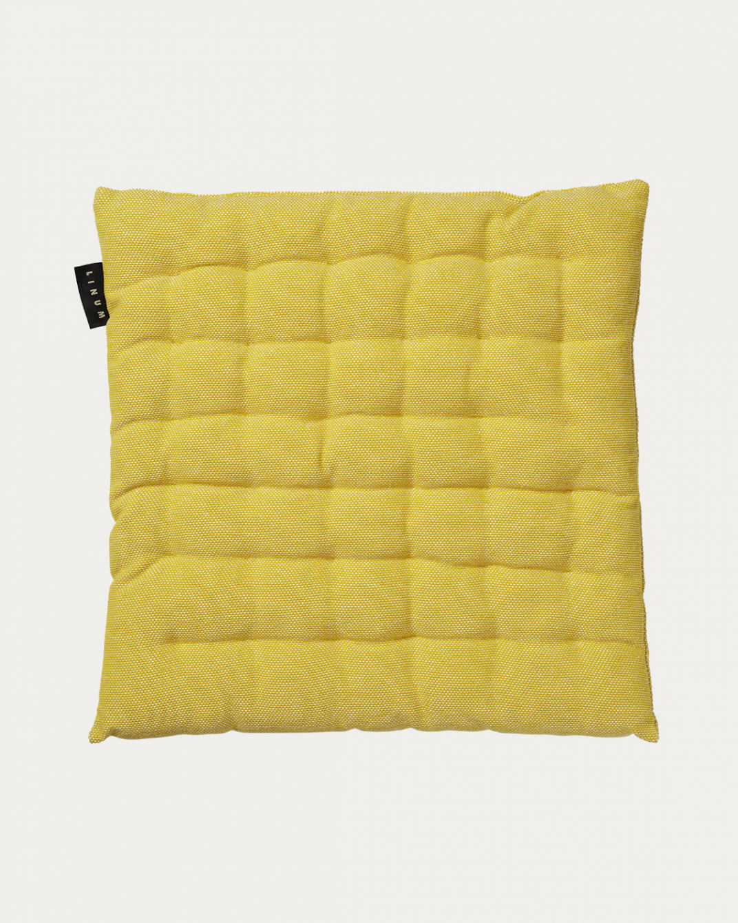 Image du produit coussin de chaise PEPPER jaune moutarde en coton doux avec rembourrage en polyester recyclé de LINUM DESIGN. Taille 40 x 40 cm.