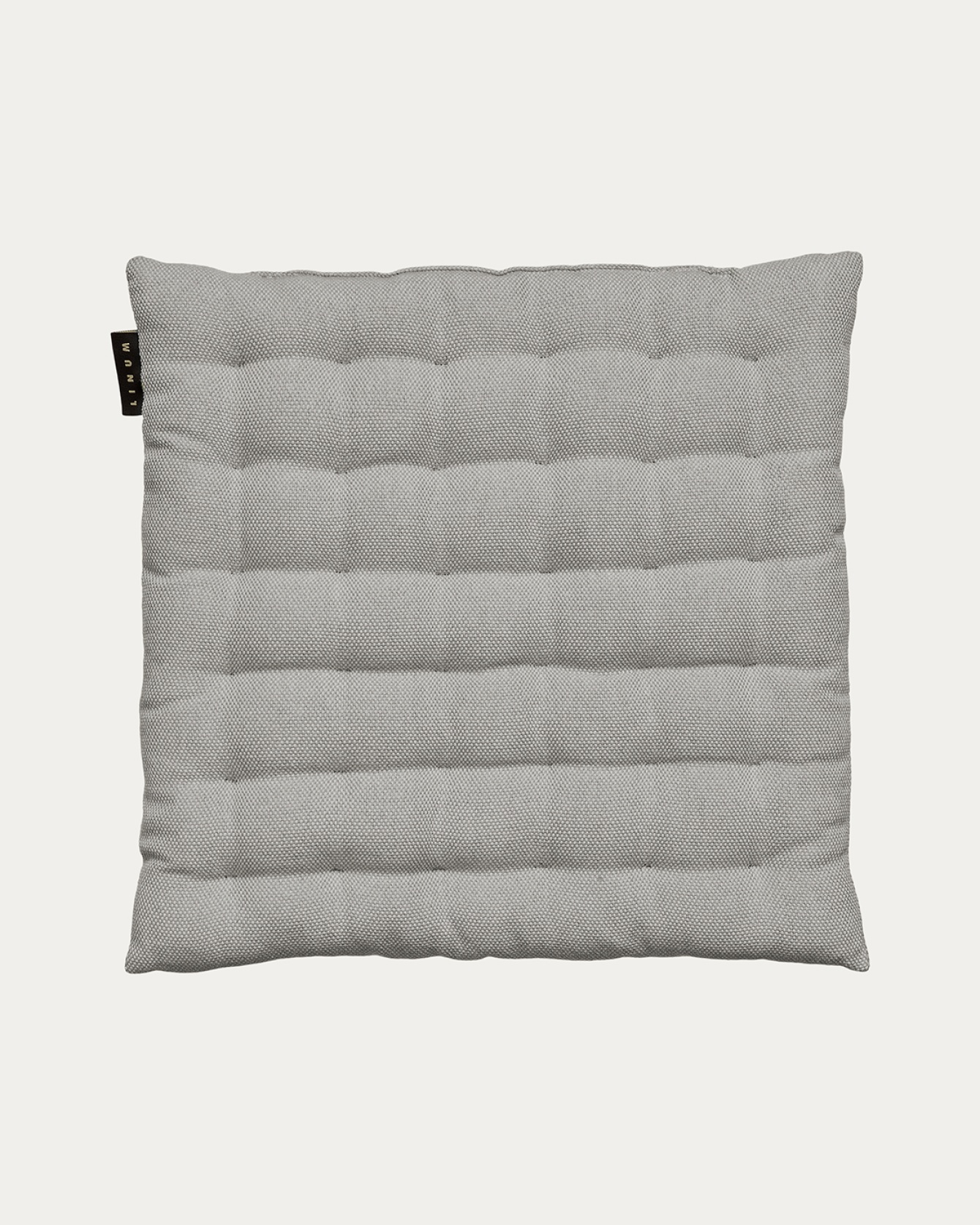 Produktbild ljusgrå PEPPER sittdyna av mjuk bomull med återvunnen polyesterfyllning från LINUM DESIGN. Storlek 40x40 cm.
