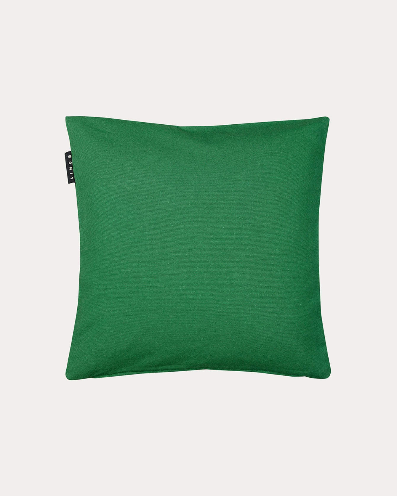 Image du produit housse de coussin ANNABELL vert prairie en coton doux de LINUM DESIGN. Taille 40 x 40 cm.