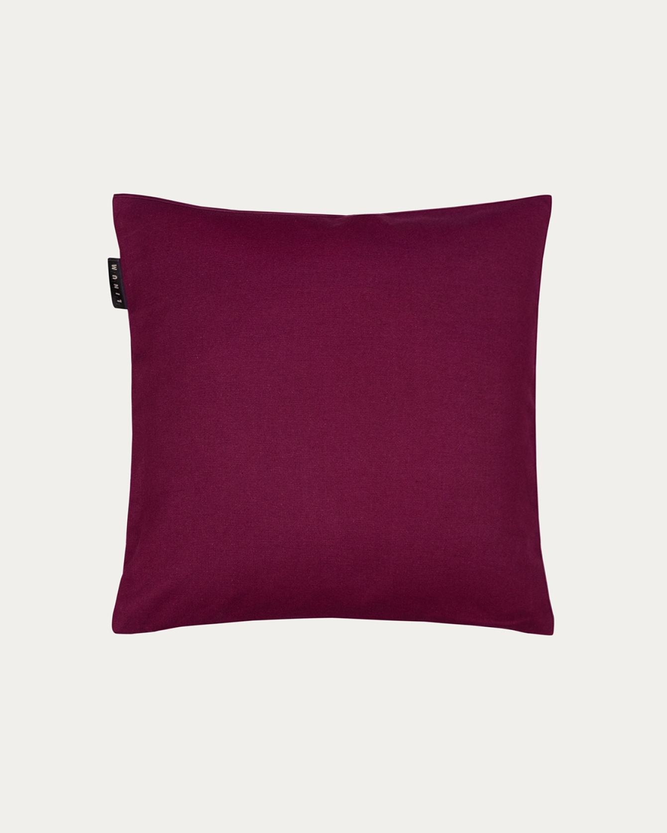 Product image burgundy red ANNABELL cushion cover made of soft cotton from LINUM DESIGN. Size 40x40 cm.