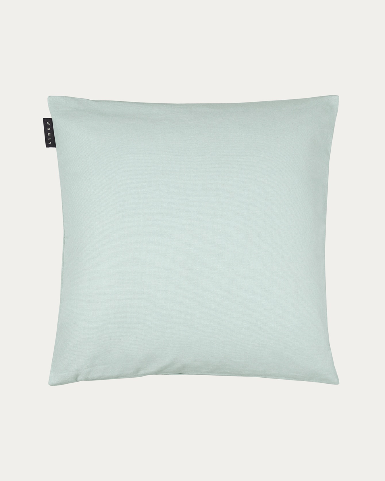 Image du produit housse de coussin ANNABELL vert clair glacé en coton doux de LINUM DESIGN. Taille 50 x 50 cm.