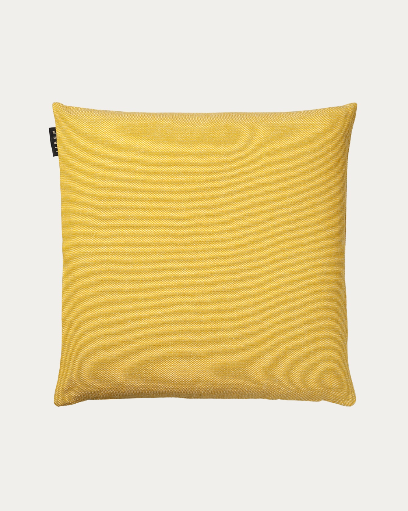 Image du produit housse de coussin PEPPER jaune moutarde en coton doux de LINUM DESIGN. Facile à laver et durable pendant des générations. Taille 50 x 50 cm.