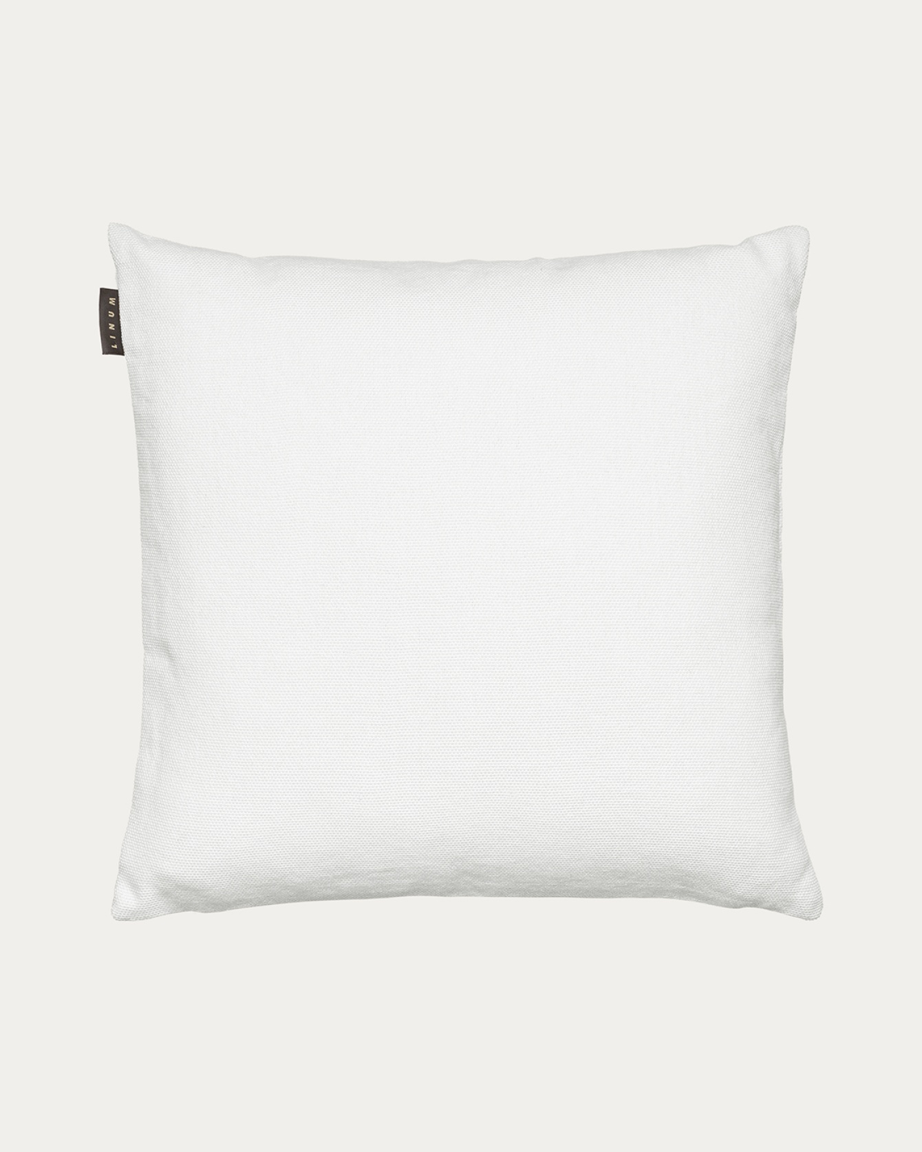 Image du produit housse de coussin PEPPER blanc en coton doux de LINUM DESIGN. Facile à laver et durable pendant des générations. Taille 50 x 50 cm.