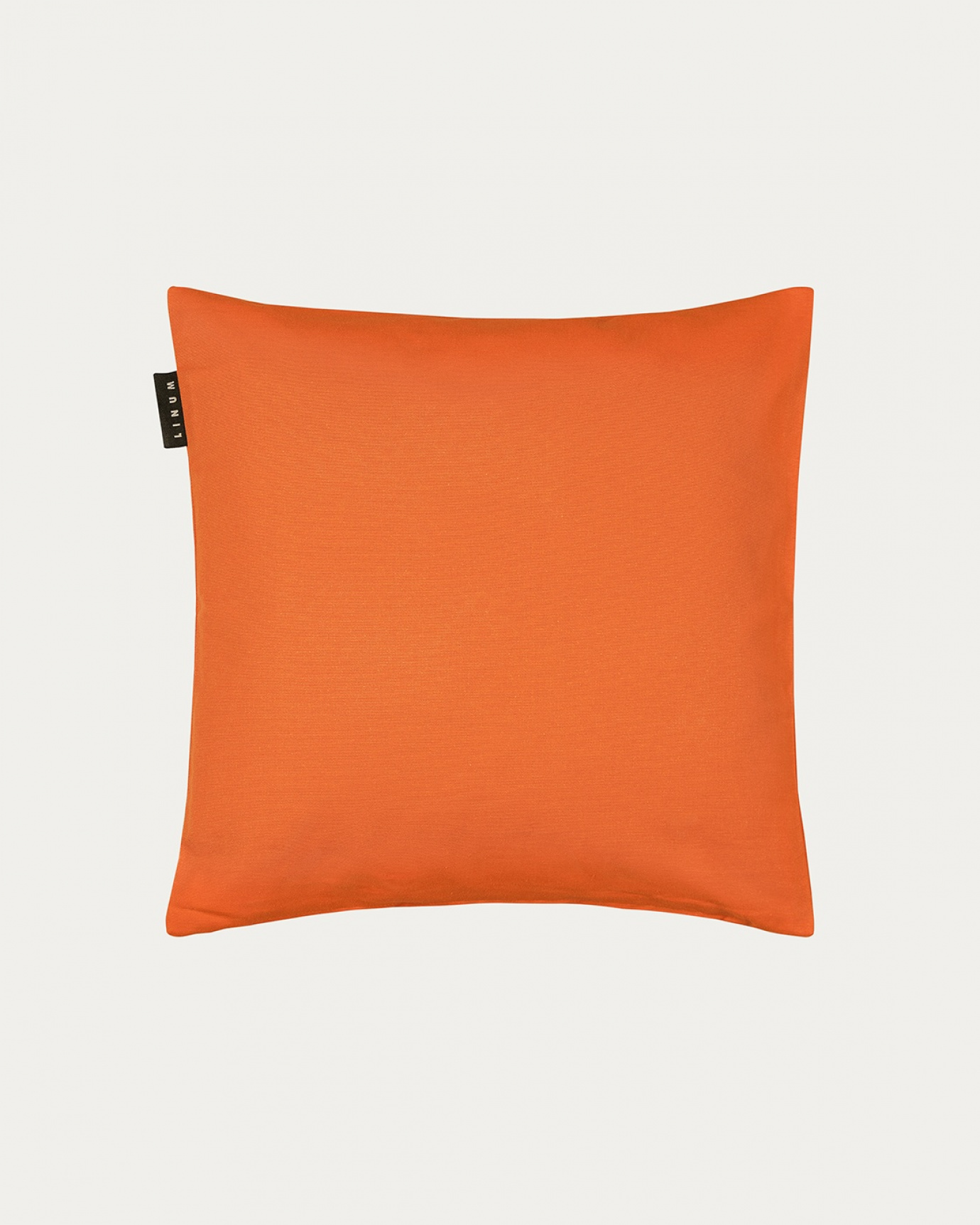 Produktbild orange ANNABELL kuddfodral av mjuk bomull från LINUM DESIGN. Storlek 40x40 cm.