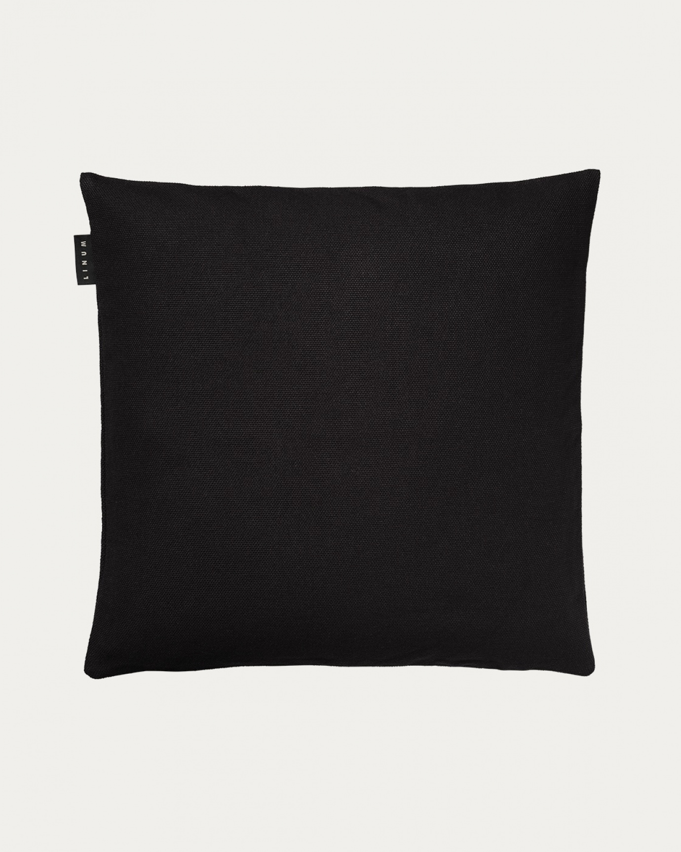 Produktbild schwarz PEPPER Kissenhülle aus weicher Baumwolle von LINUM DESIGN. Einfach zu waschen und langlebig für Generationen. Größe 50x50 cm.